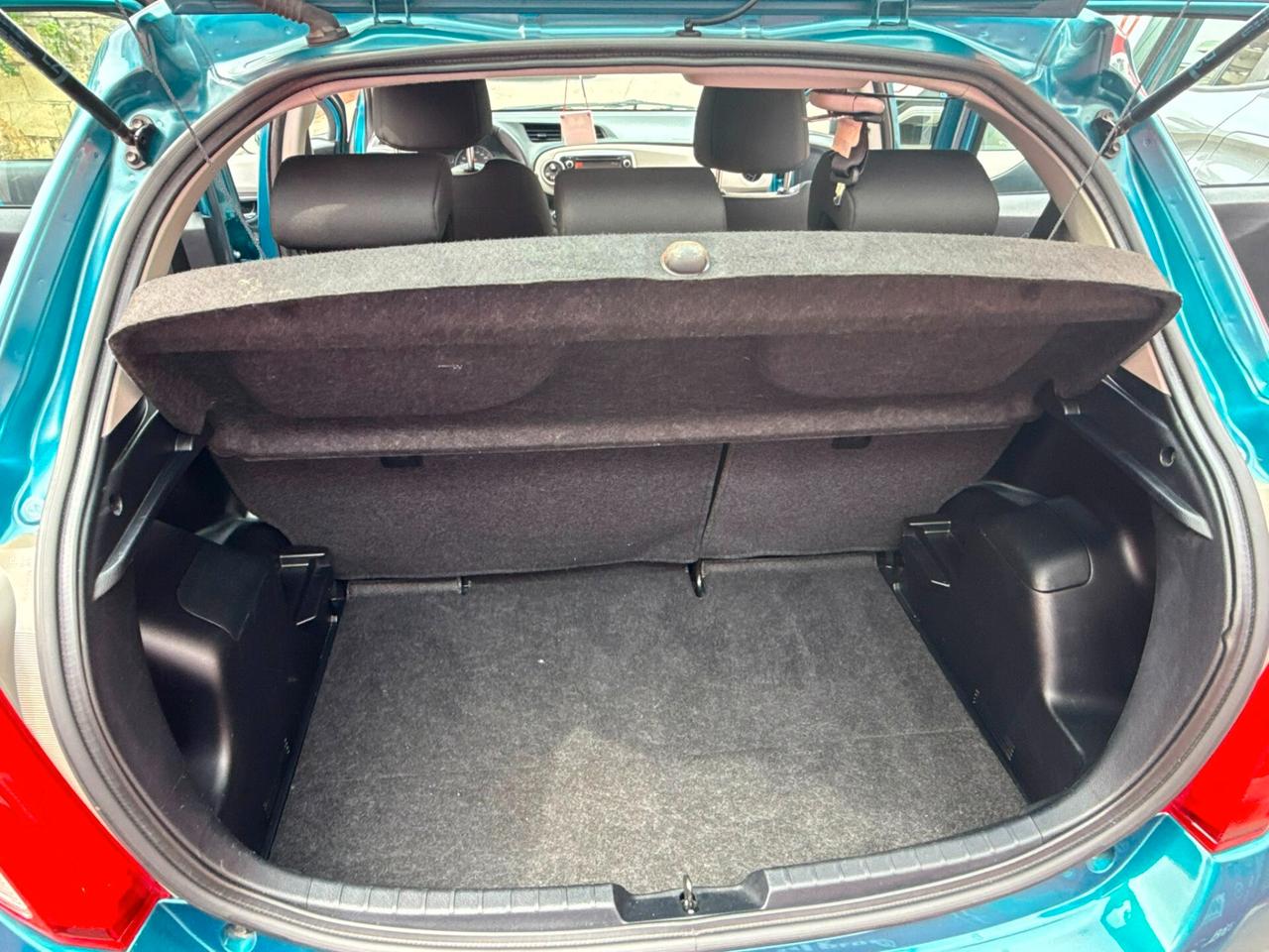 Toyota Yaris 1.0 69cv Lounge - 2012