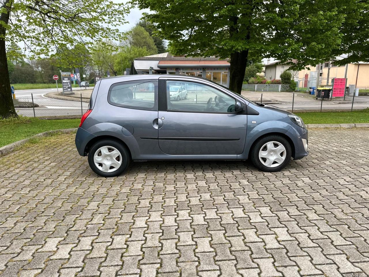 Renault Twingo 1.2 16V Quickshift Initiale NEOPATENTATI