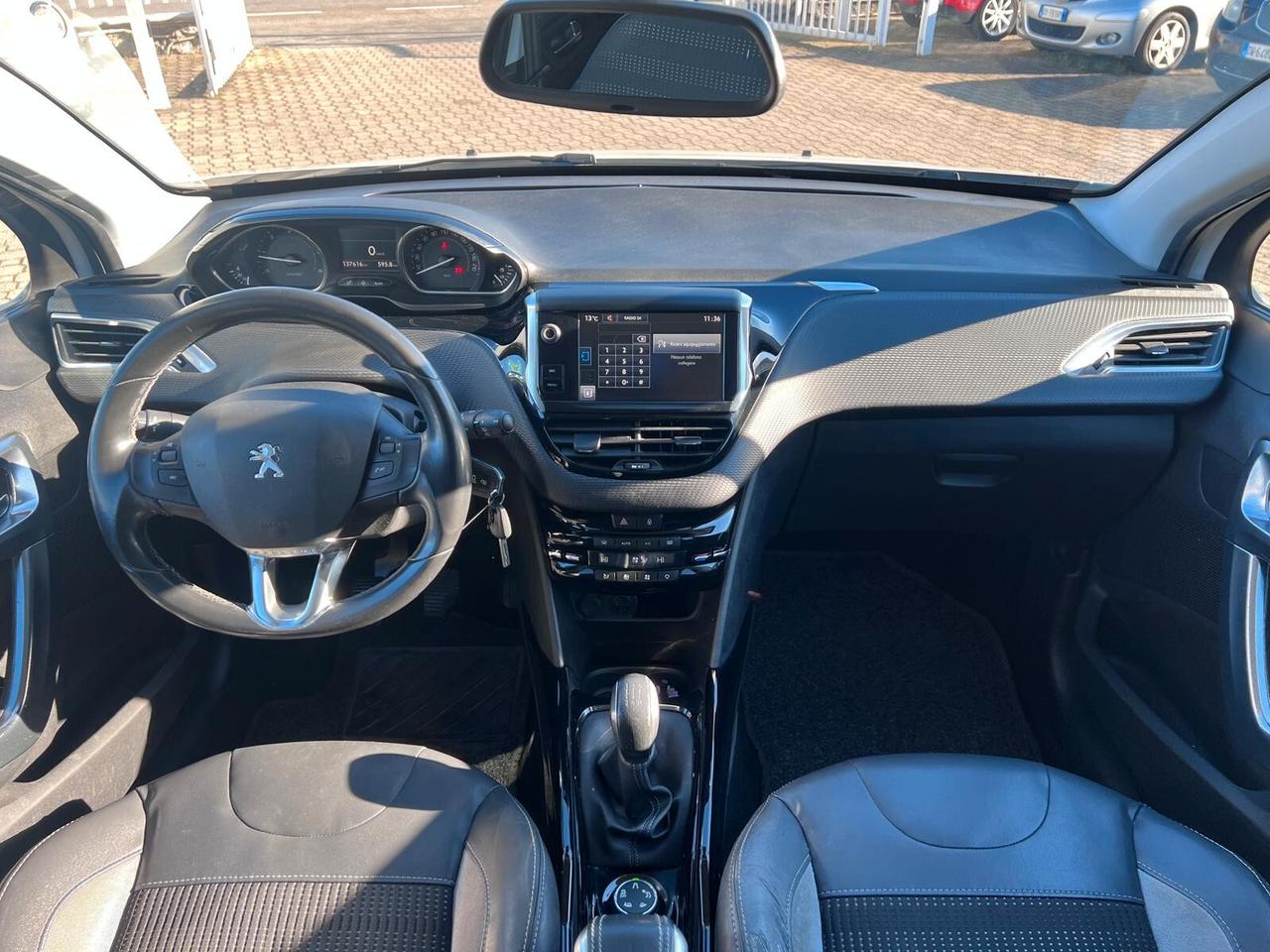 Peugeot 2008 1.6 e-HDi 92 CV Stop&Start Urban Cross