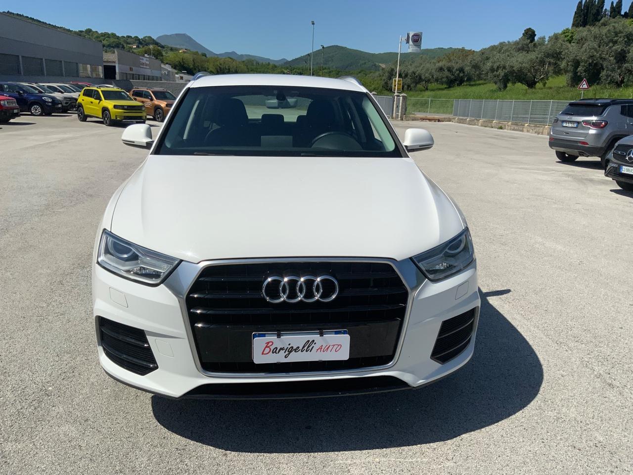Audi Q3 2.0 TDI 120 CV Business