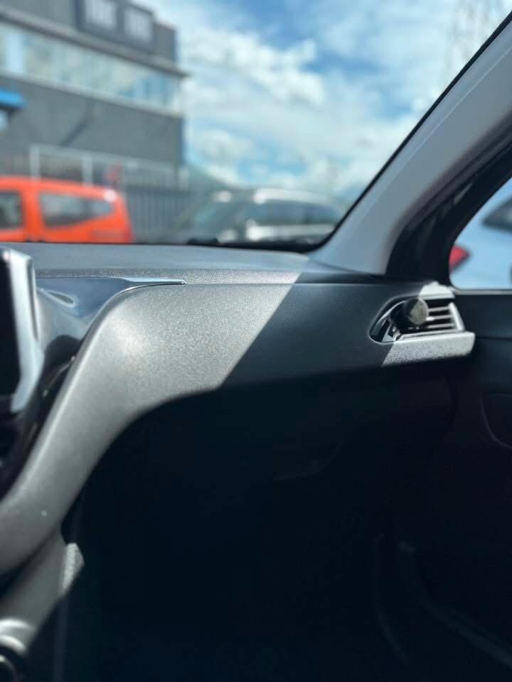 Peugeot 208 1.2 VTi 82 CV 5 porte Access NEOPATENTATI