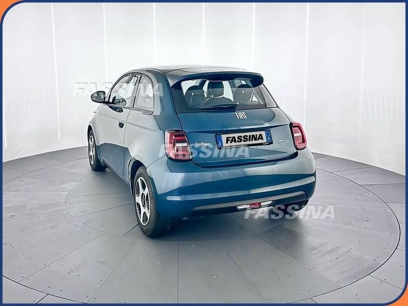 FIAT 500 500e Berlina 23,8 kWh Action