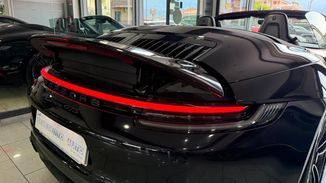 PORSCHE 992 GTS CABRIO UFF ITALIA