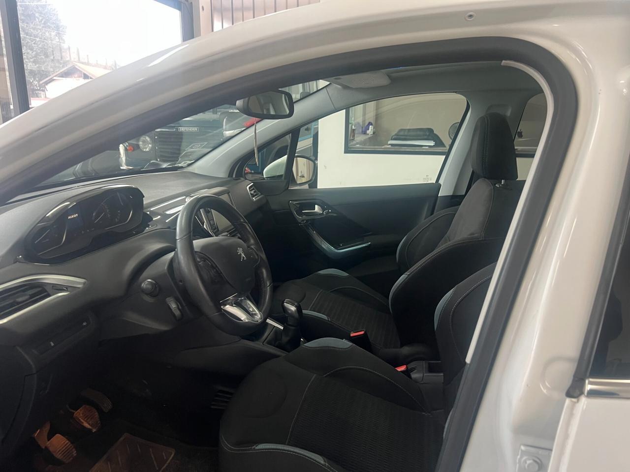 Peugeot 208 1.2 VTi 82 CV 5 porte Active 100000 KM