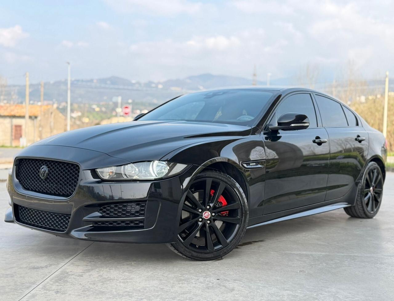 Jaguar XE 2.0 D Turbo R-Sport