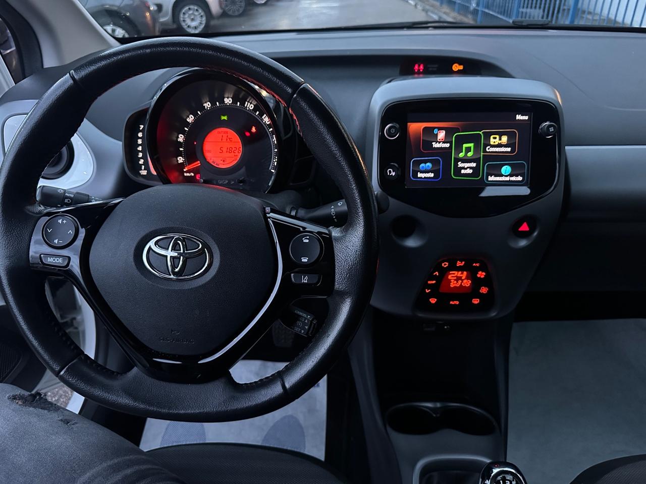 Toyota Aygo Connect 1.0 VVT-i 72 CV 5 porte x-cool