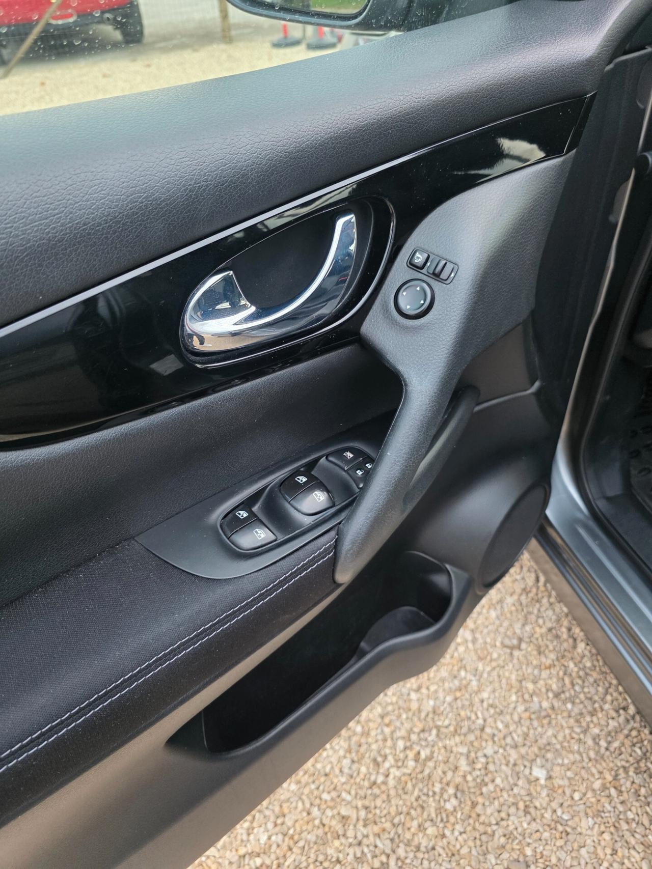 Nissan Qashqai 1.5 dCi Tekna garanzia 12 mesi