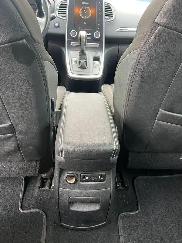 Renault Grand Scénic Blue dCi 120 CV Initiale Paris