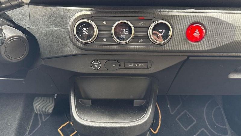 Renault Twingo Renault E-Tech electric techno 80 cv urban range