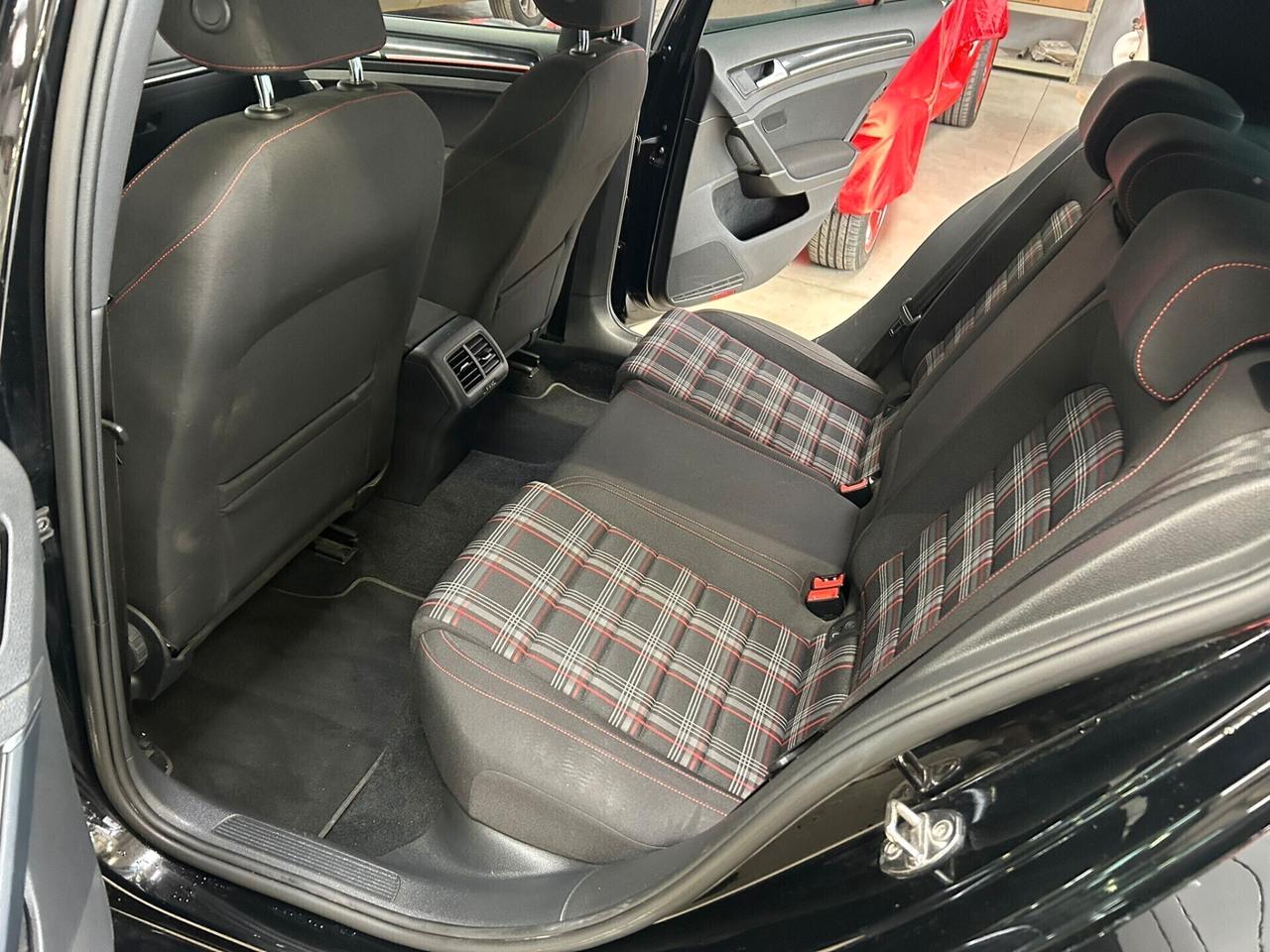 Volkswagen Golf GTI Performance 2.0 TSI 119000 km pari al nuovo