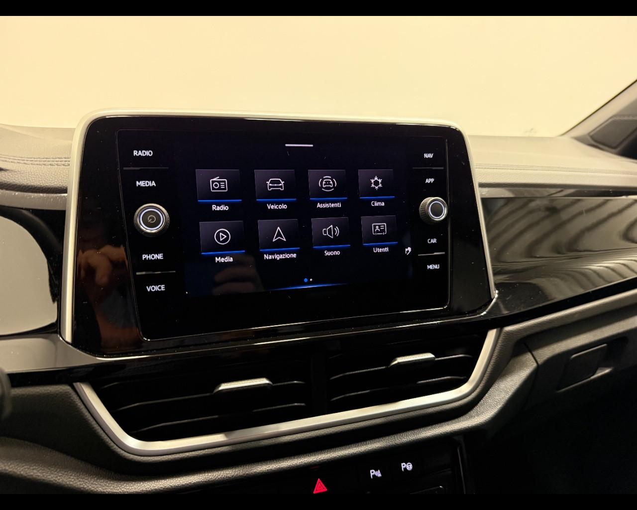 VOLKSWAGEN T-ROC 1.5 TSI DSG R-LINE