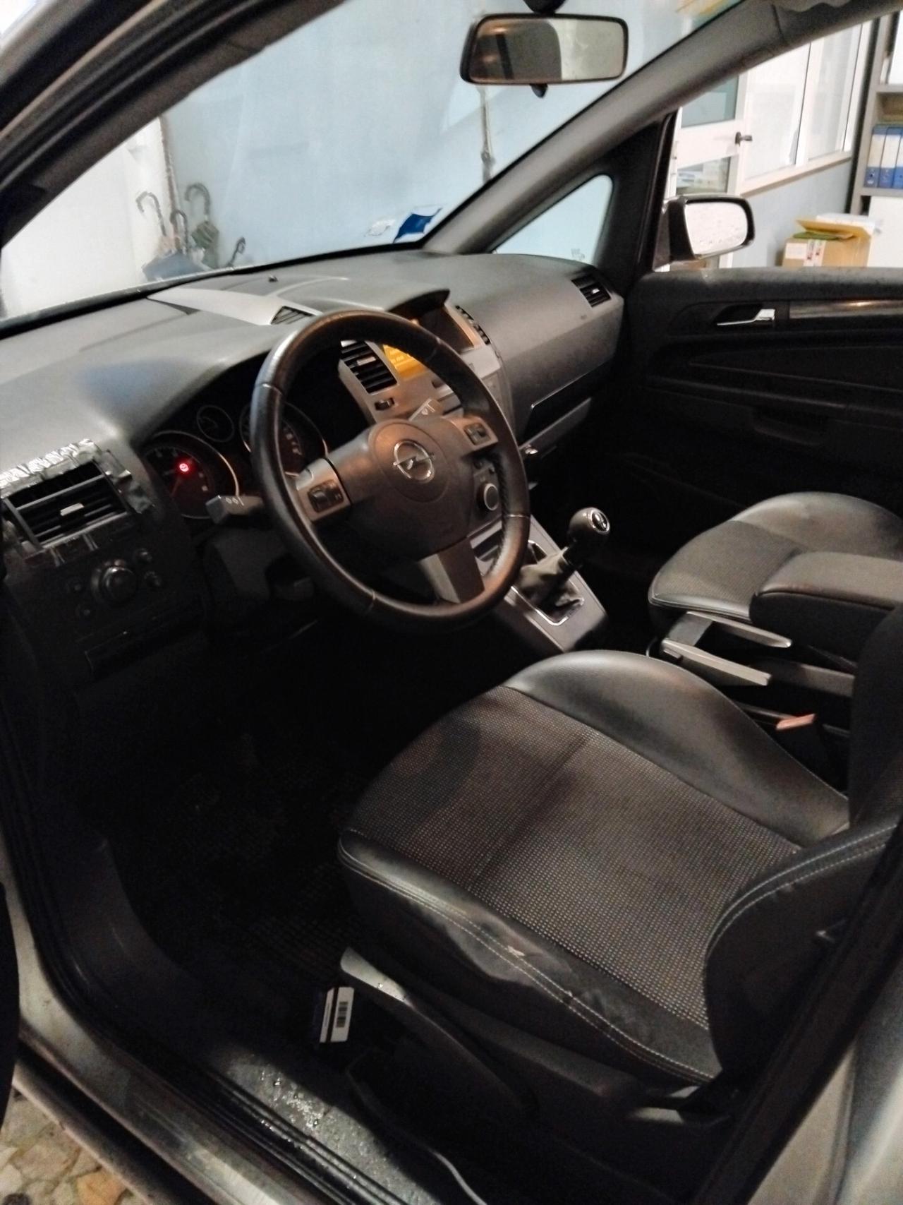 Opel Zafira 1.6 16V Twinport Cosmo