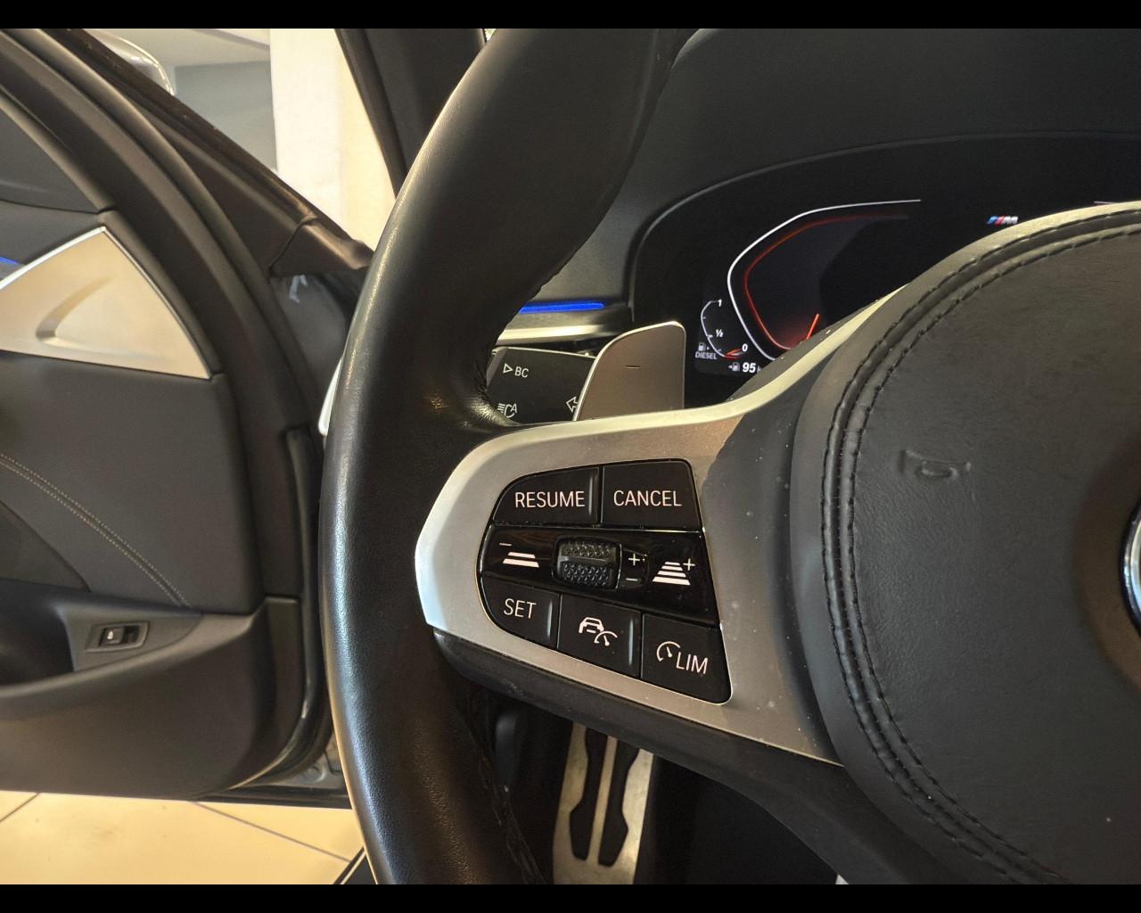 BMW Serie 5(G30/31/F90) - 520d 48V xDrive Touring Msport