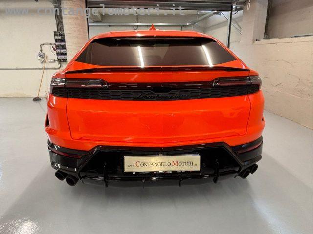 LAMBORGHINI Urus 4.0 SE vettura ufficiale