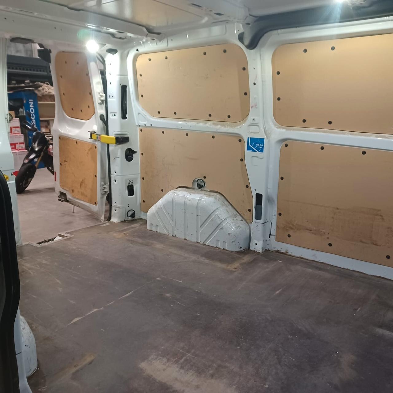 TENUTO IN MODO MANIACALE TRANSIT 1.6 3 POSTI