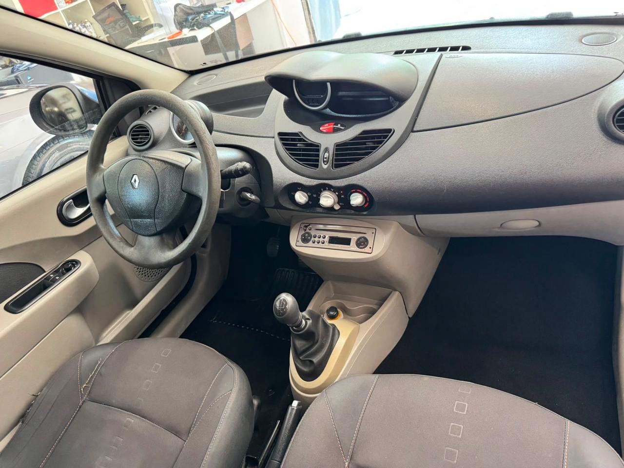 Renault Twingo 1.2 benzina neopatentati