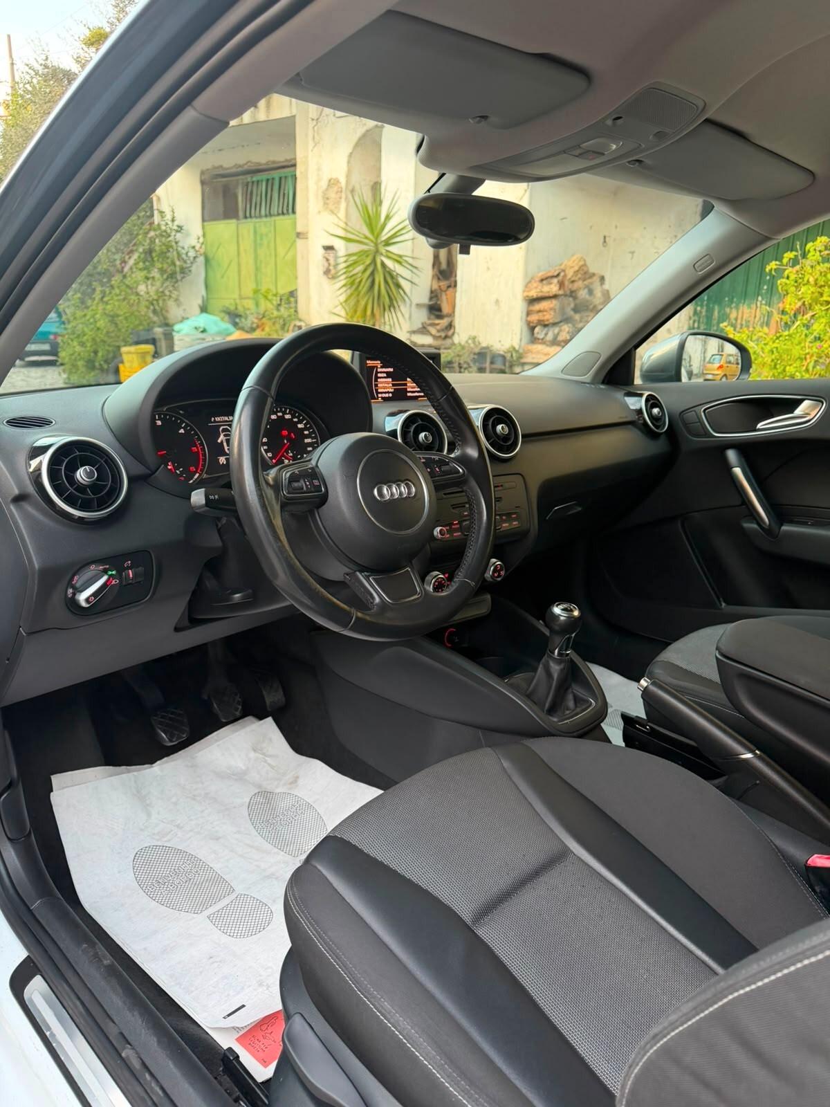 Audi A1 1.6 TDI 105 CV Attraction