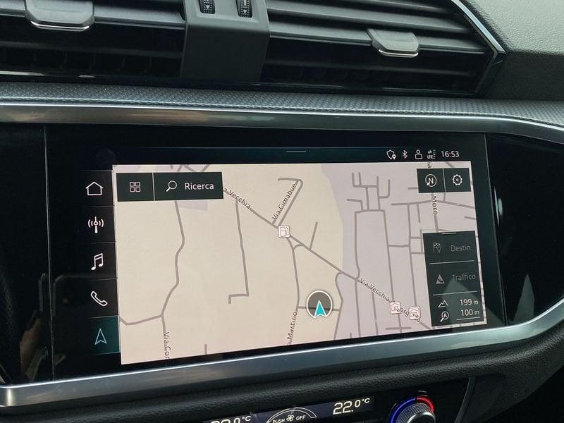 Audi Q3 S Line interno ed esterno 2.0 TDI 150CV S-Tronic 35
