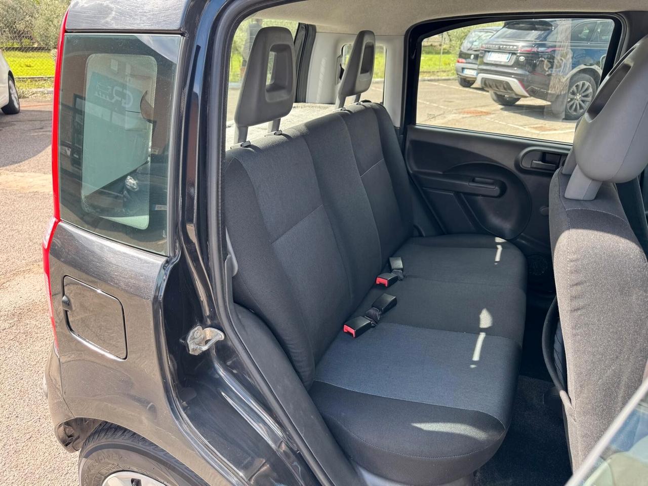 Fiat Panda 1.2 BENZINA NEOPATENTATI 2011