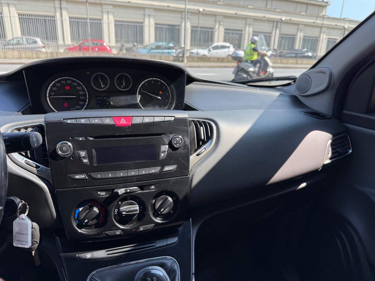 Lancia Ypsilon 1.2 69 CV 5 porte GPL Ecochic Platinum