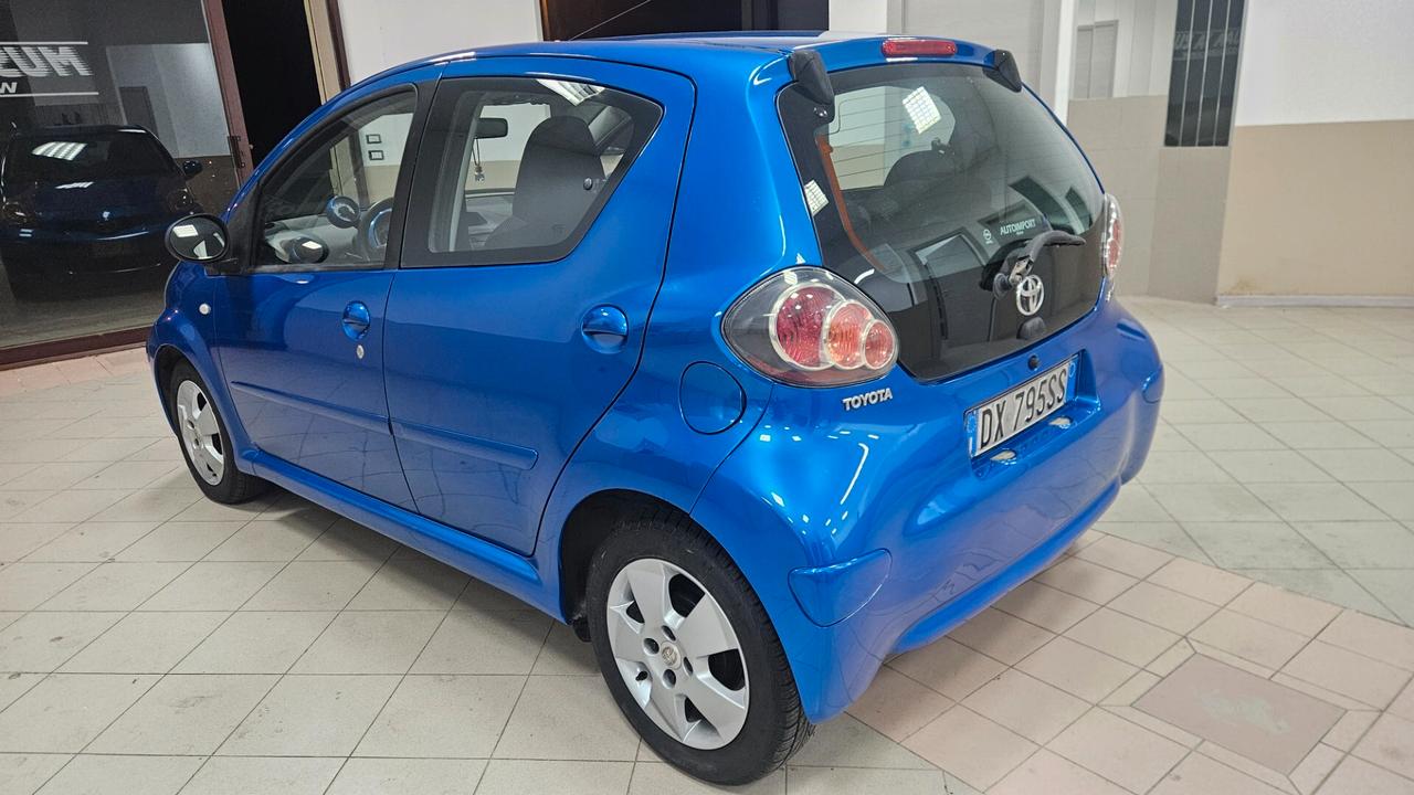 Toyota Aygo 1.0 12V VVT-i 5 porte Now
