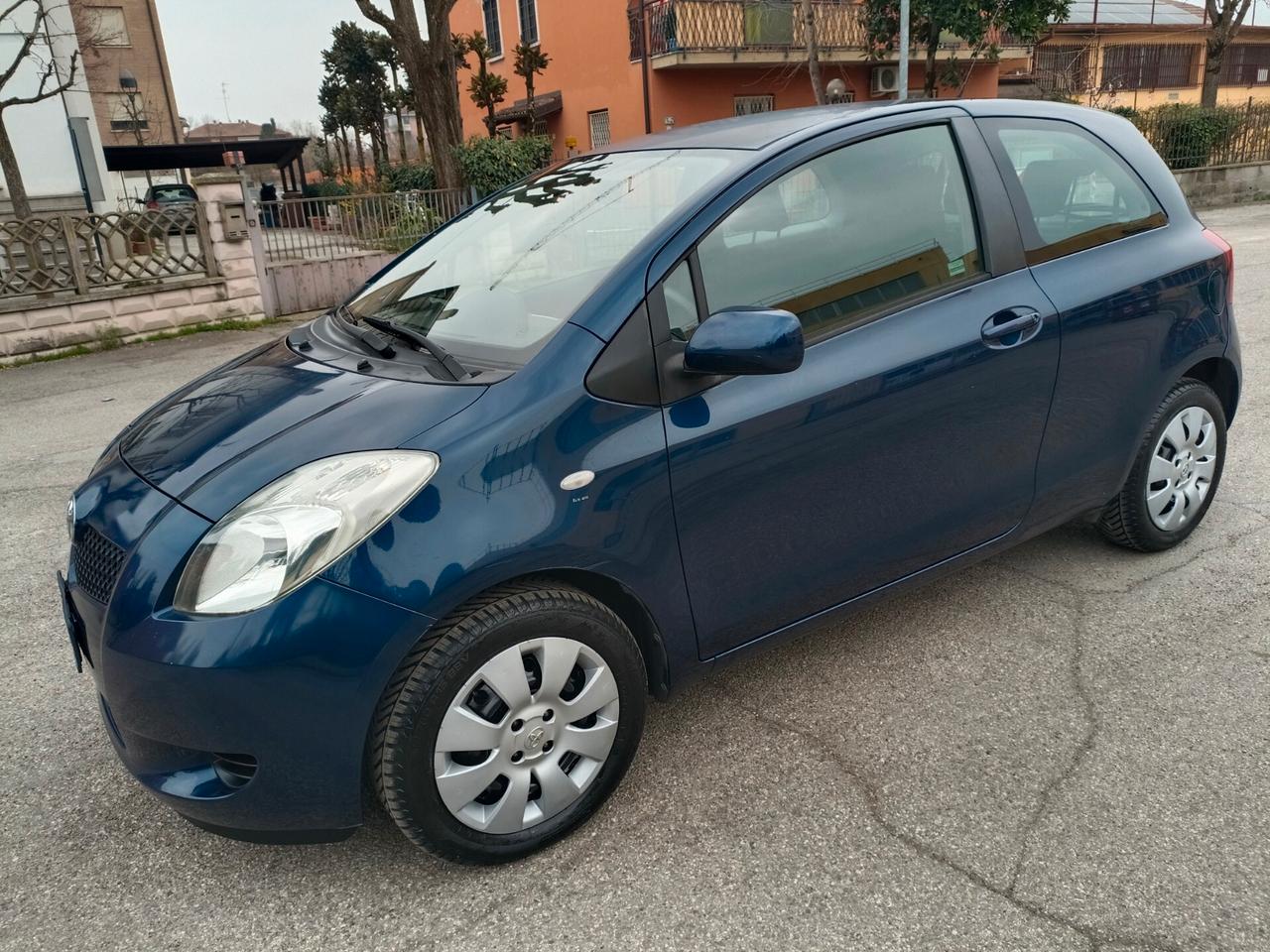 Toyota Yaris 1.0 3 porte Sol
