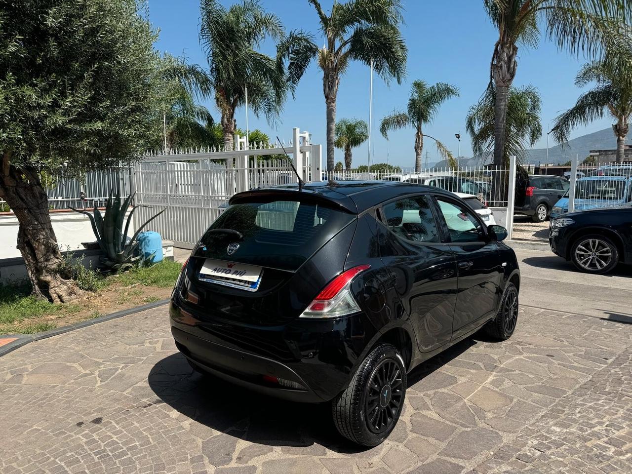 Lancia Ypsilon 0.9 TwinAir 85 CV 5 porte Metano Ecochic Elefantino