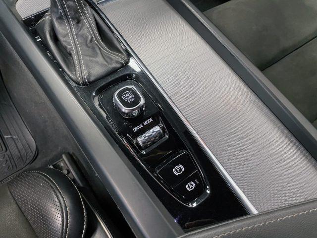 VOLVO XC60 2.0 D4 R-DESIGN AWD GEARTRONIC