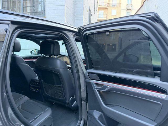 VOLKSWAGEN Touareg 3.0 V6 TDI 286 CV SCR R line tetto panoramico