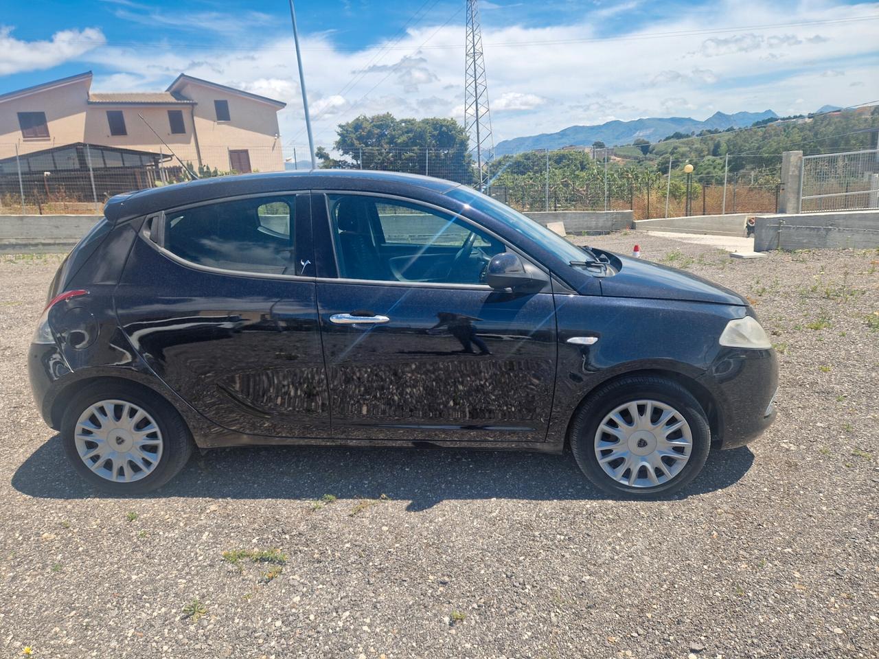 Lancia Ypsilon 1.2 69 CV 5 porte S&S Silver