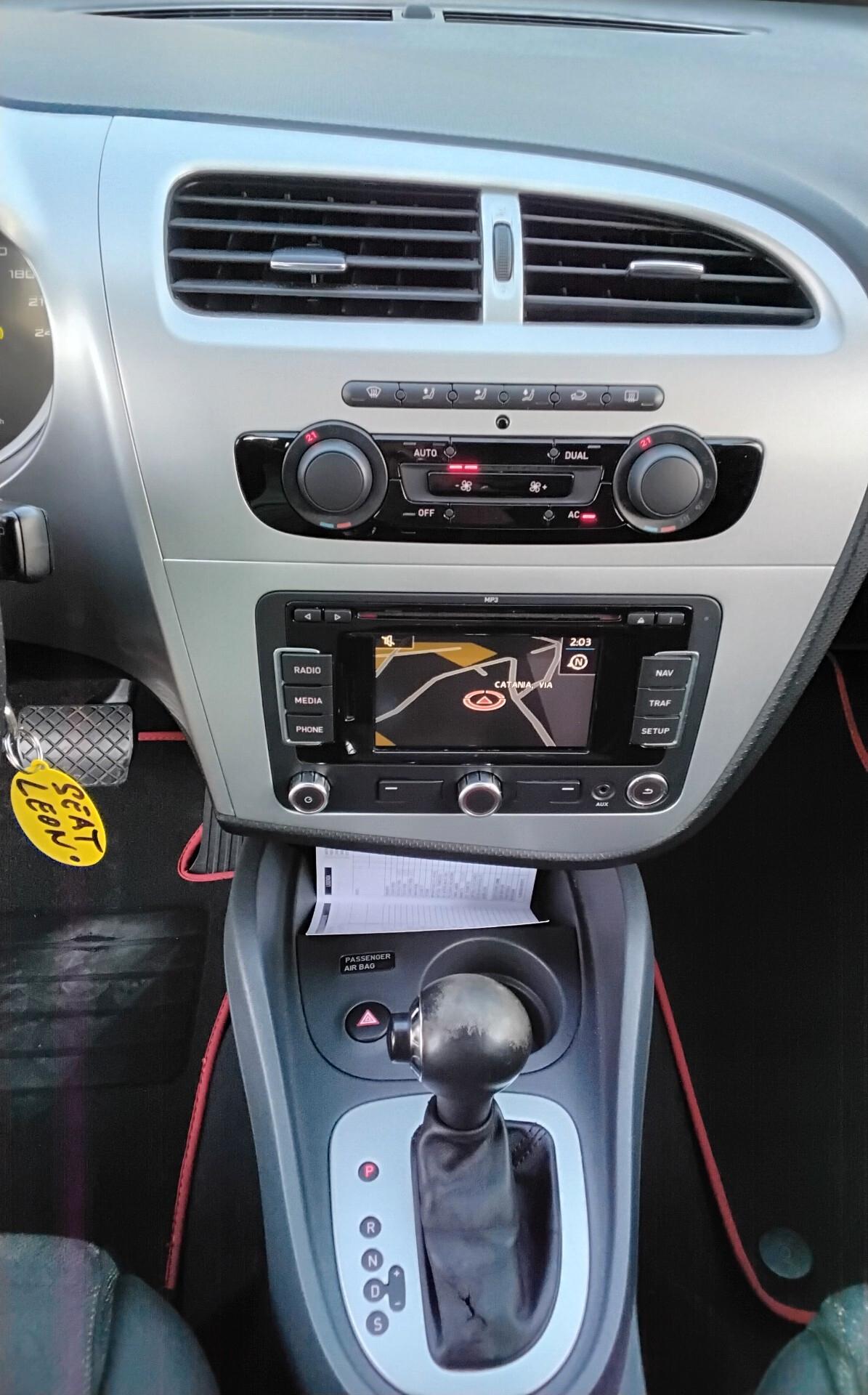 Seat Leon 2.0 TDI DPF DSG Style (MY09)