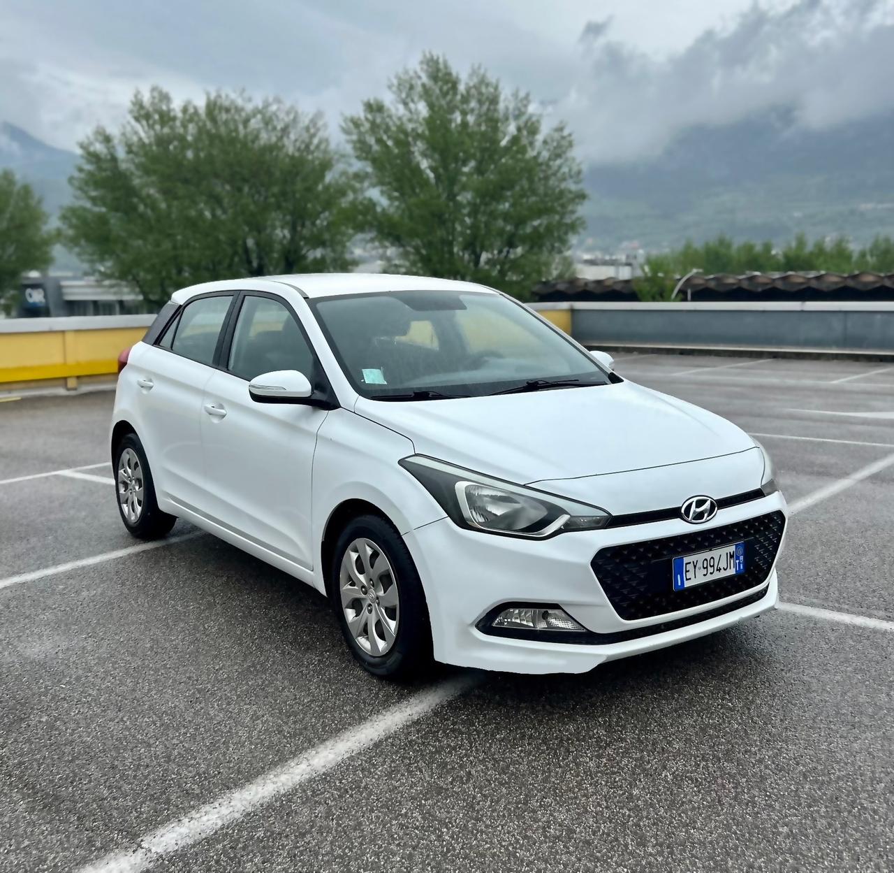 Hyundai i20 CRDi 5p EURO 6 Neopatentati 2015