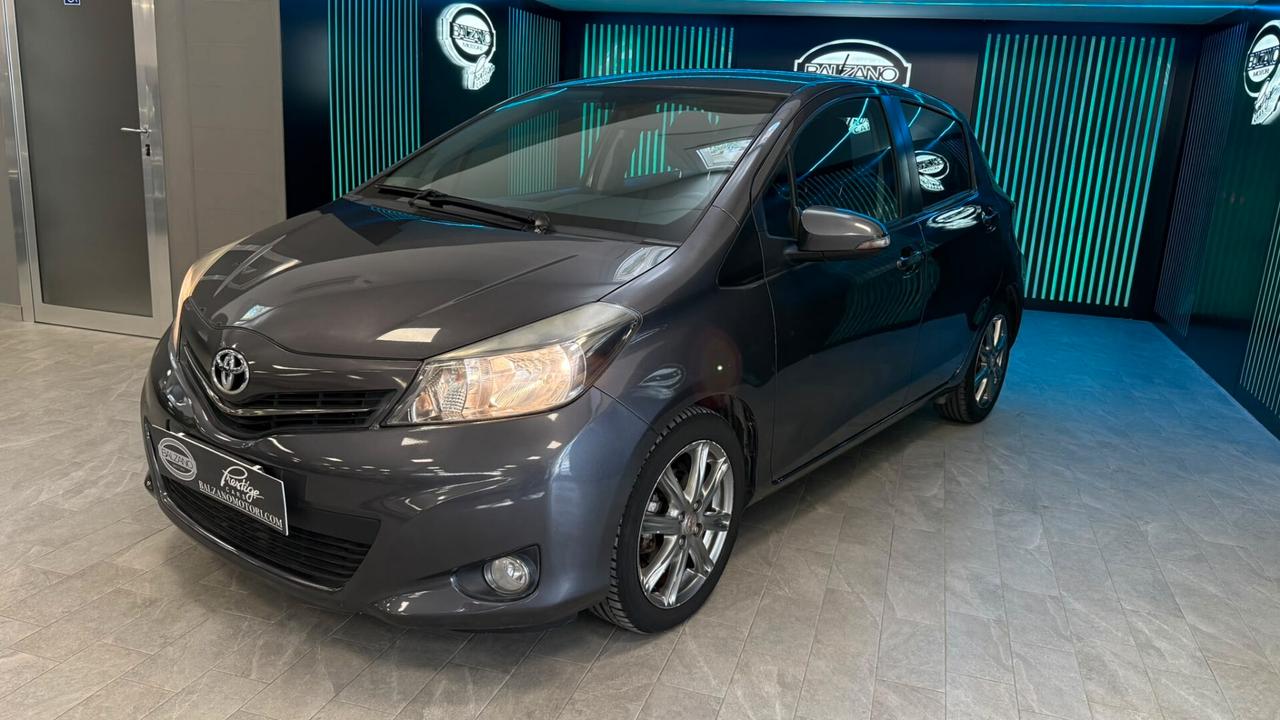 TOYOTA YARIS 1.4 D 5 PORTE LOUNGE 2014