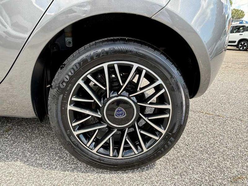 Lancia Ypsilon New 5 porte My24 1.0 Firefly 70 CvStart&Stop Hybrid Oro