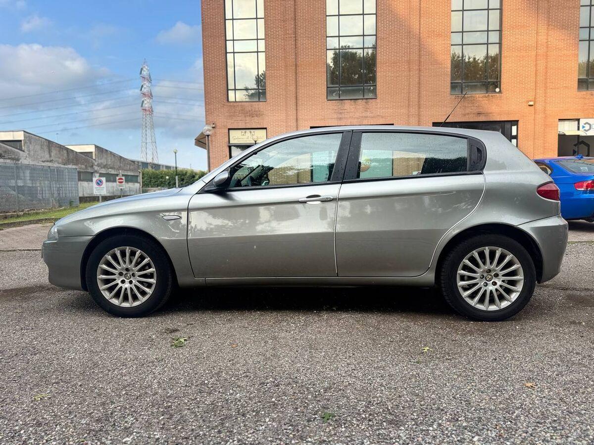 Alfa Romeo 147 1.6 ts 16v Distinctive c esp 105cv 5p