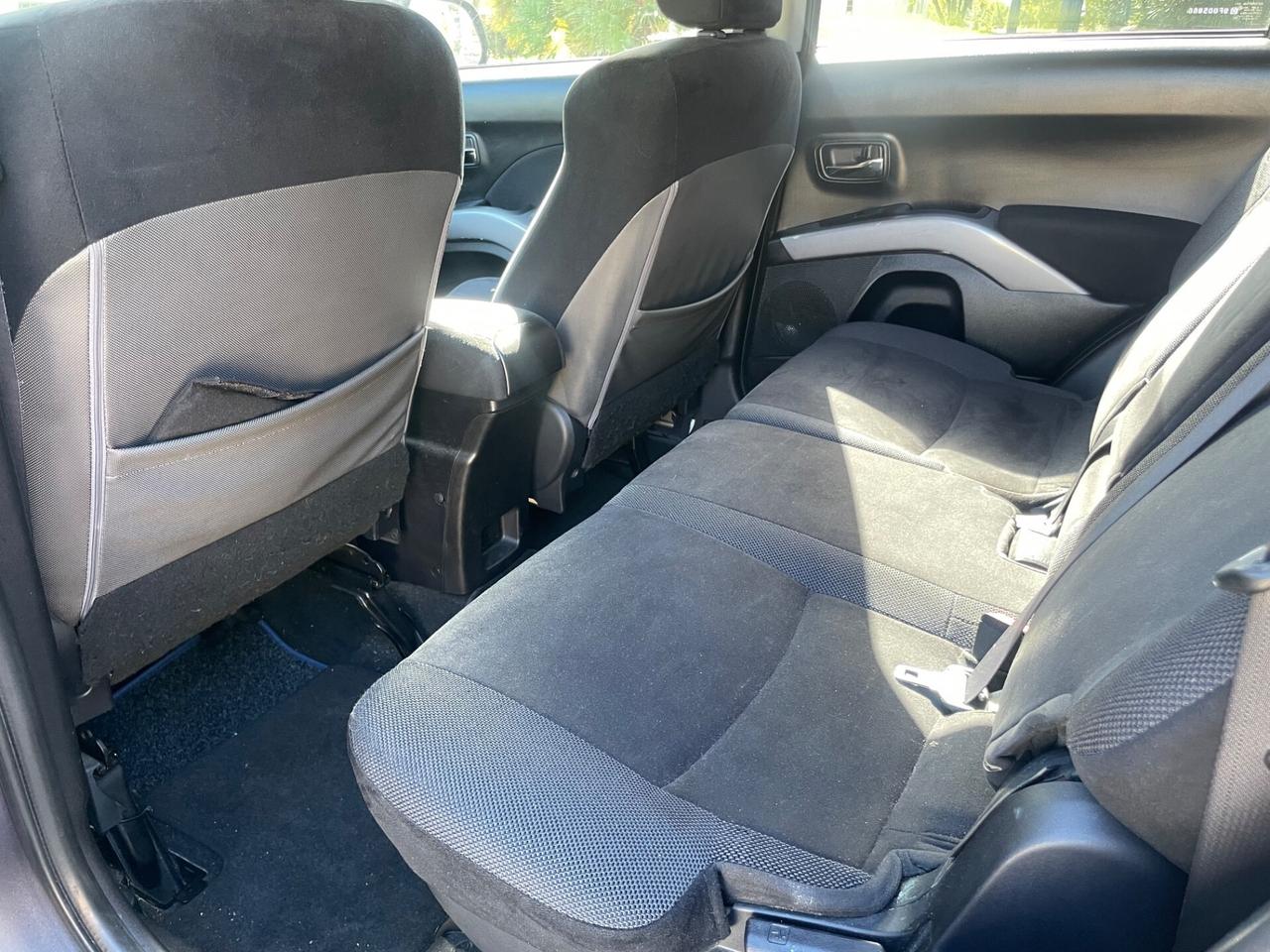 Mitsubishi Outlander 2.4 benzina gpl 7 posti