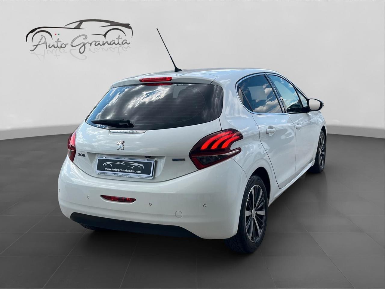 Peugeot 208 1.2 benz. Allure NEOPATENTATI COME NUOVA