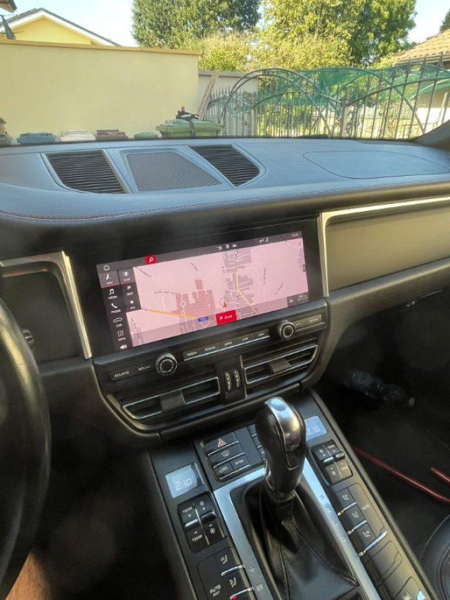 PORSCHE Macan 2.0