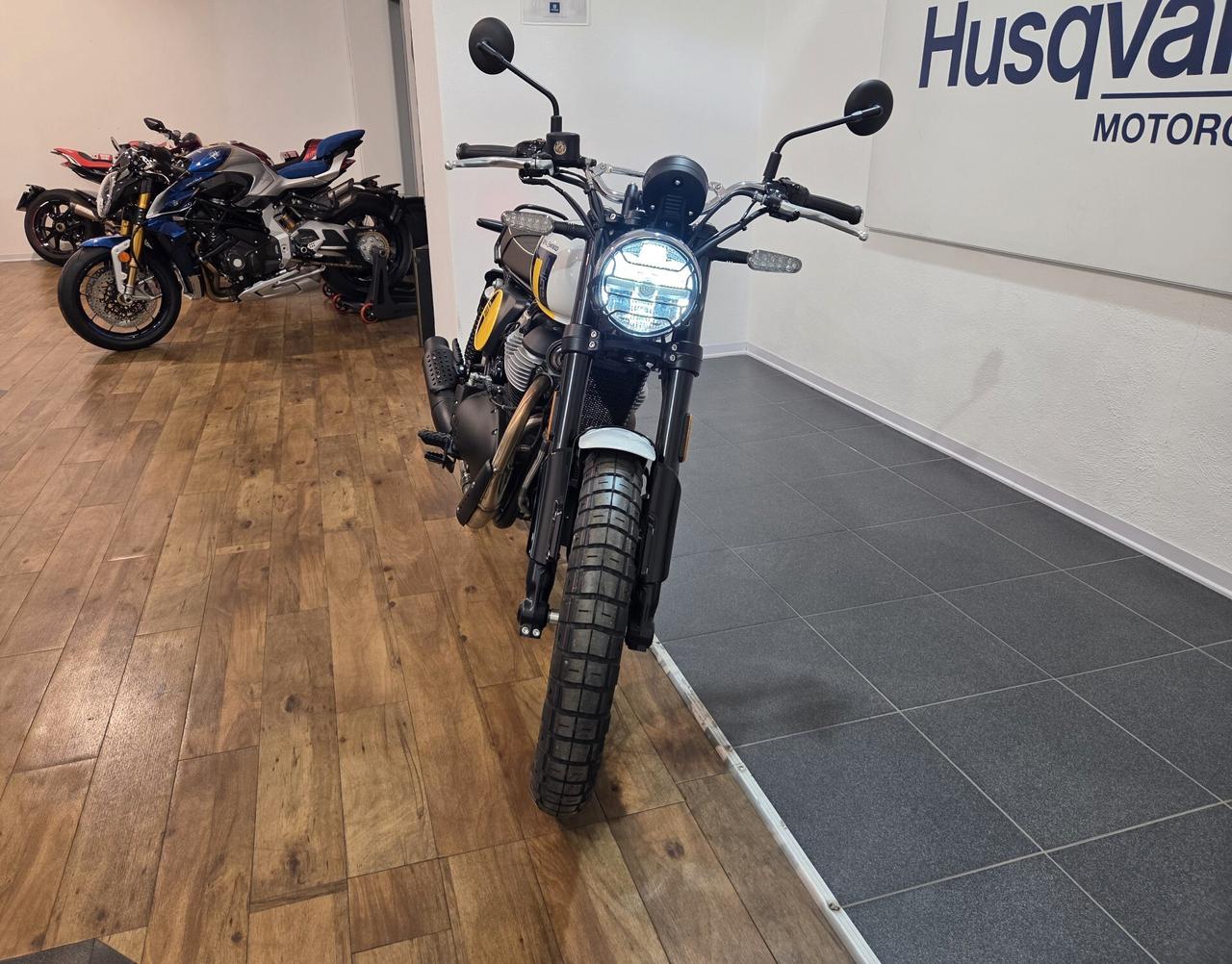 Royal Enfield Interceptor Bear 650