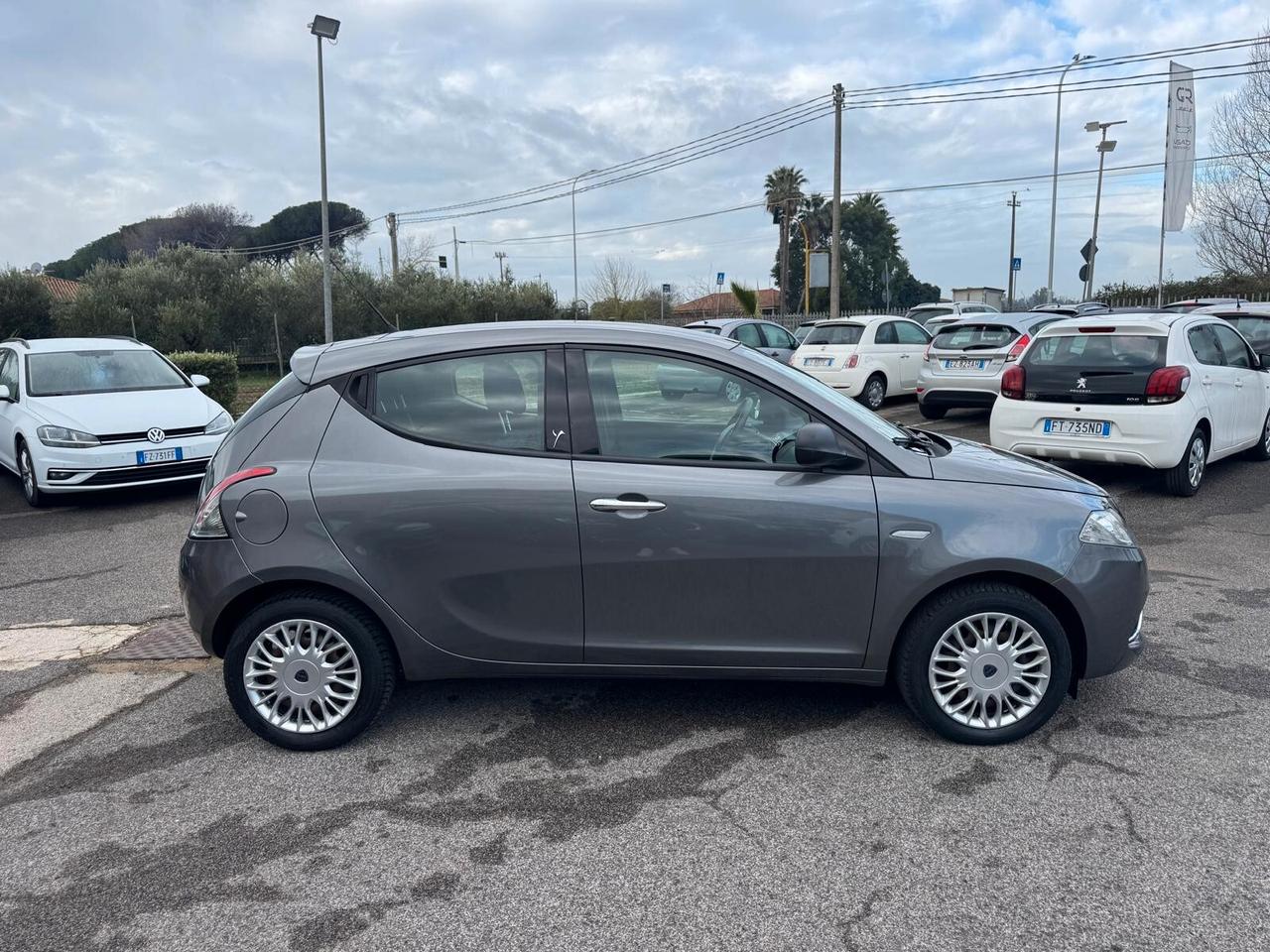 Lancia Ypsilon 1.2 BENZ NEOPTENTATI 2017