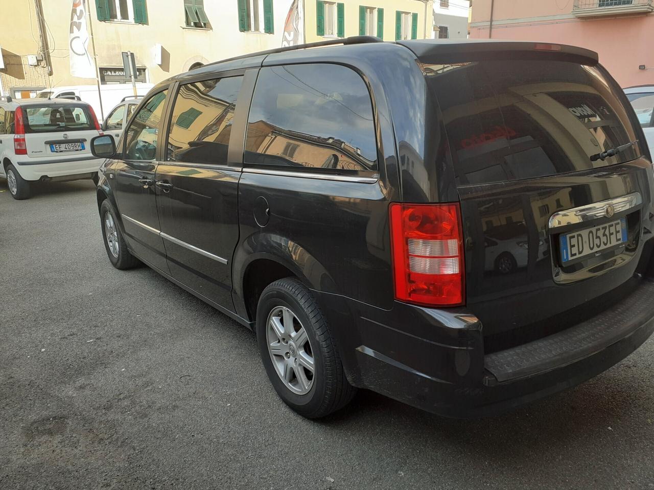 Chrysler Grand Voyager 2.8 CRD DPF Limited 7 posti