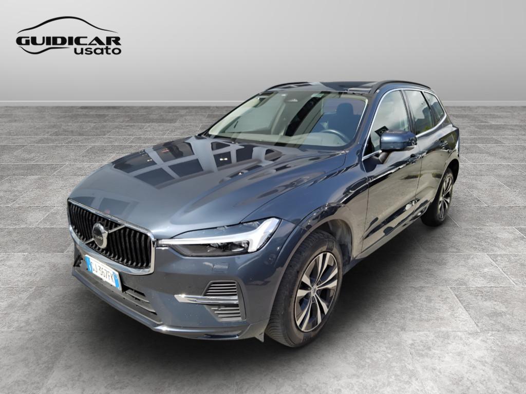 VOLVO XC60 II 2022 - XC60 2.0 b4 Momentum awd auto