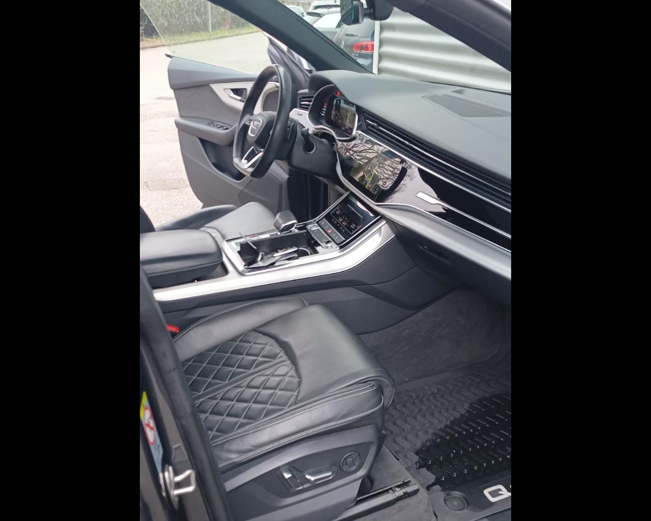 AUDI Q8 55 TFSI QUATTRO TIPTRONIC SPORT