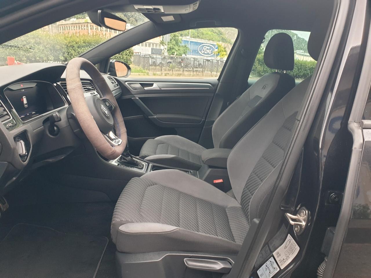 Volkswagen Golf 2.0 TDI DSG 5p. R LINE