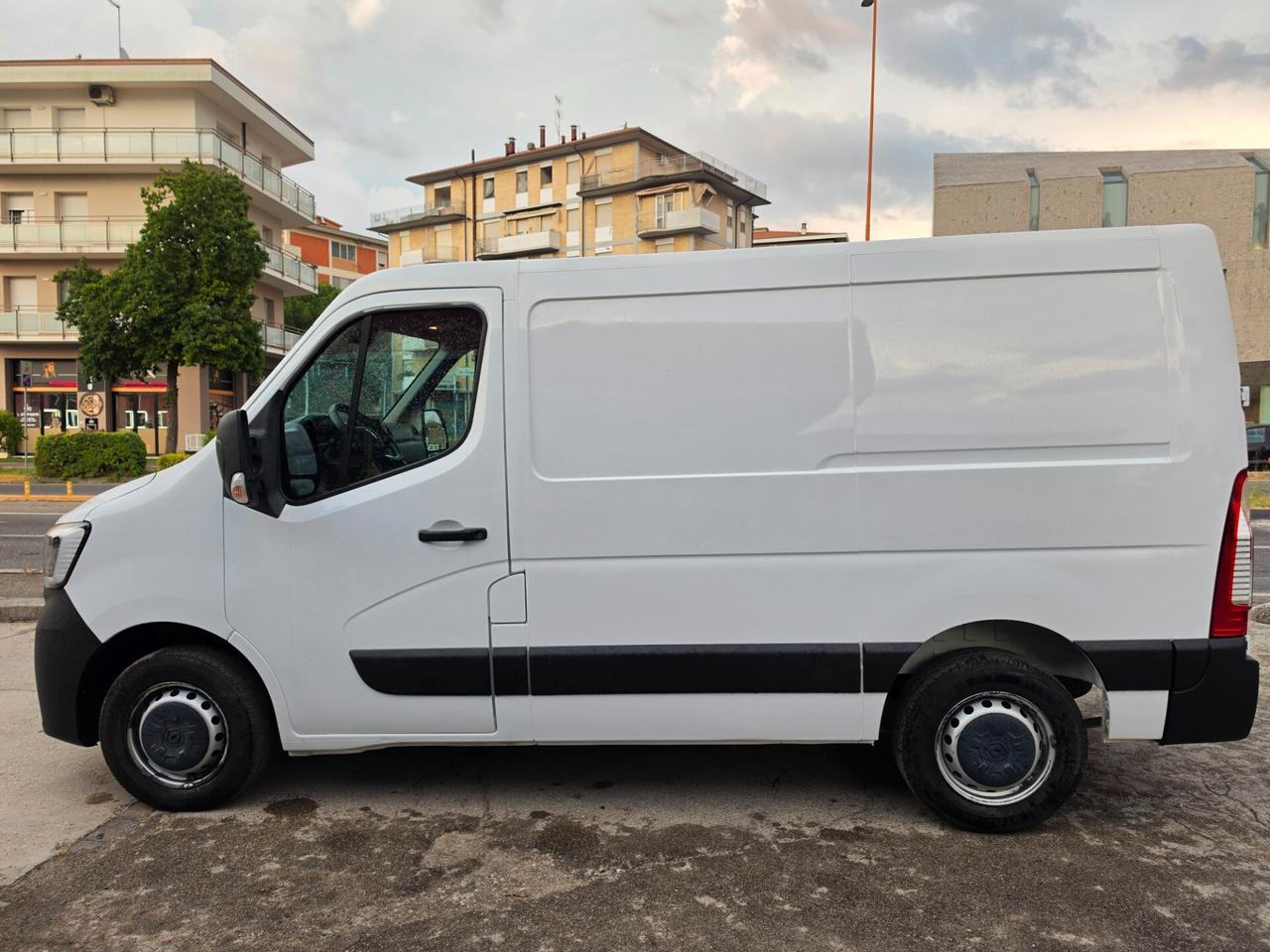 Renault Master T 28 2.3 dCi 135 PM Cabinato Energy Ice