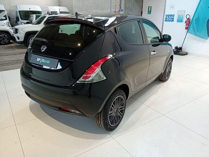 Lancia Ypsilon 1.0 FireFly 5 porte S&S Hybrid Silver Plus