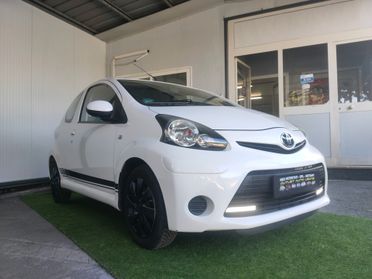 Toyota Aygo 1.0 12V VVT-i 3 porte Lounge Connect MMT