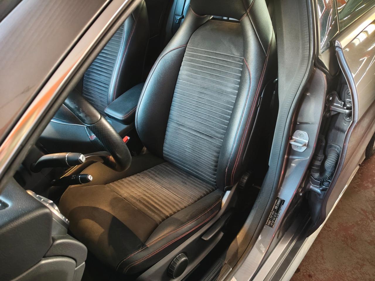 Mercedes-benz CLA 180 Premium