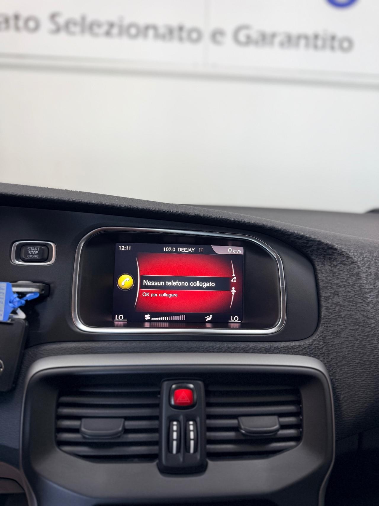 Volvo V40 D2 Inscription 2.0 120cv 07/2018 Euro 6B Neopatentati