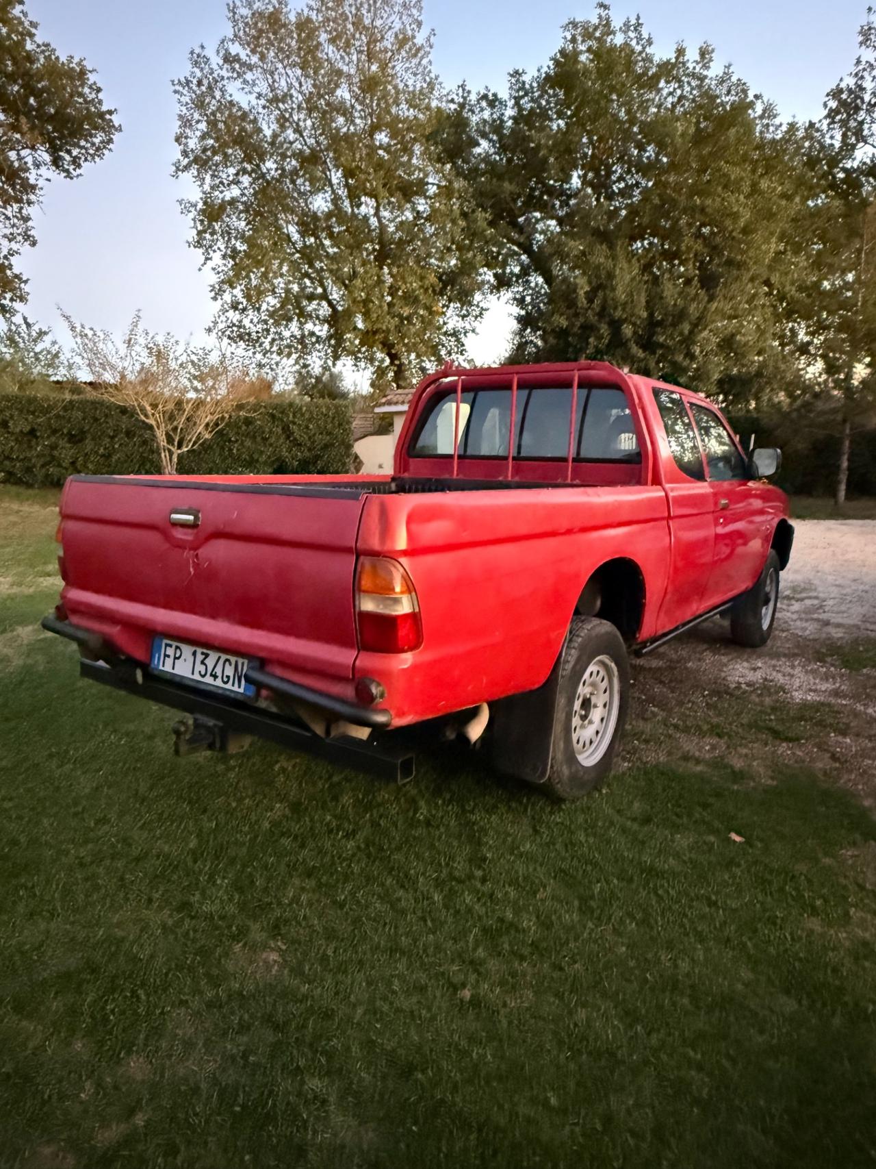 Mitsubishi L200 2.5 TDI 4WD Club Cab Pup. GLS Targ.